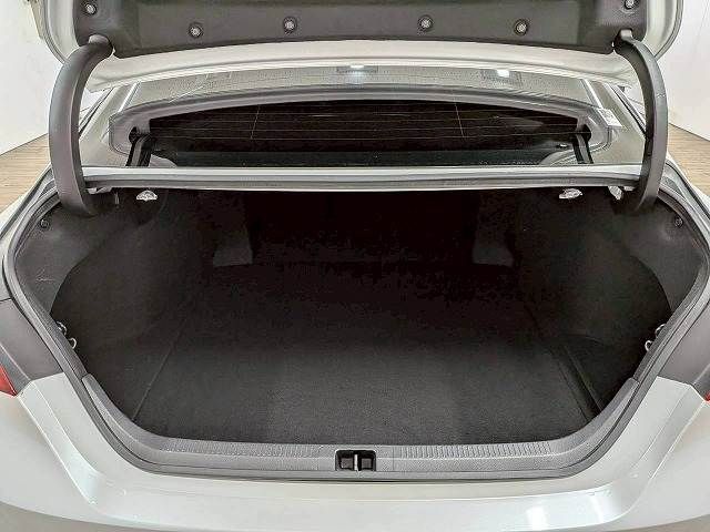 TOYOTA CAMRY HYBRID 2021 Image 31