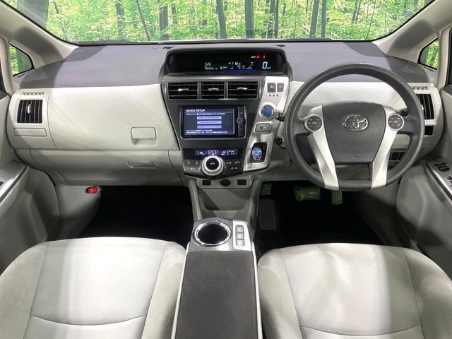 TOYOTA PRIUS ALPHA 2013 Image 31