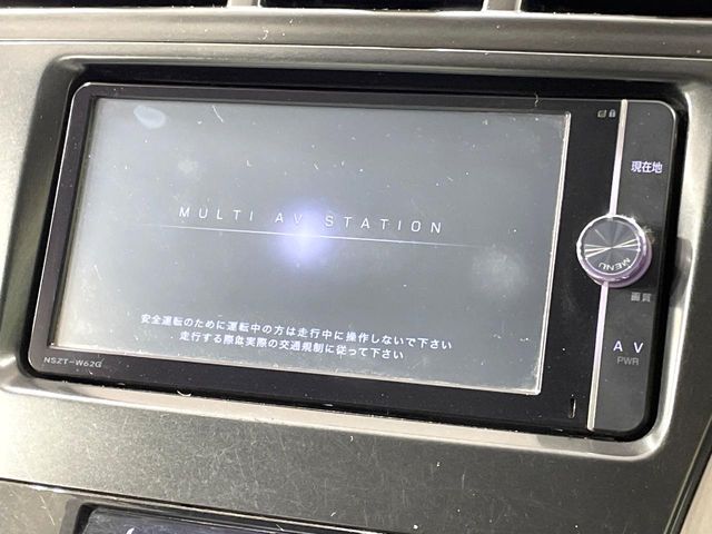 TOYOTA PRIUS ALPHA 2013 Image 31