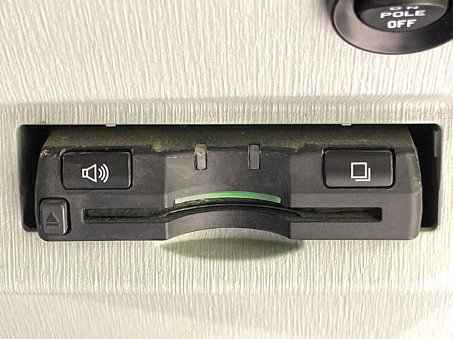 TOYOTA PRIUS ALPHA 2013 Image 31