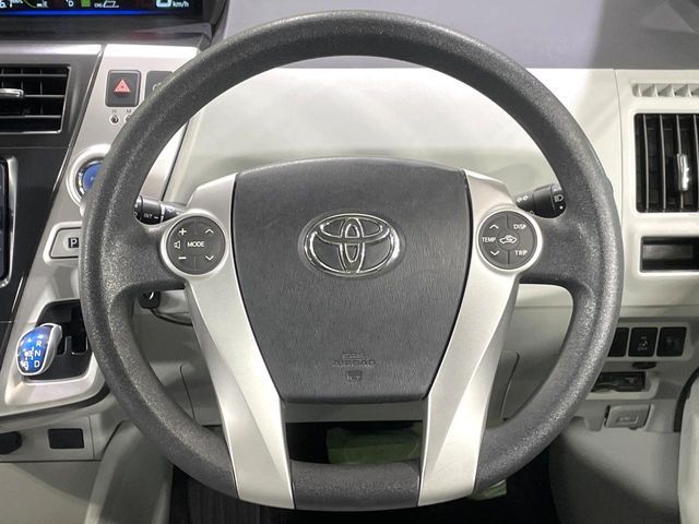 TOYOTA PRIUS ALPHA 2013 Image 31