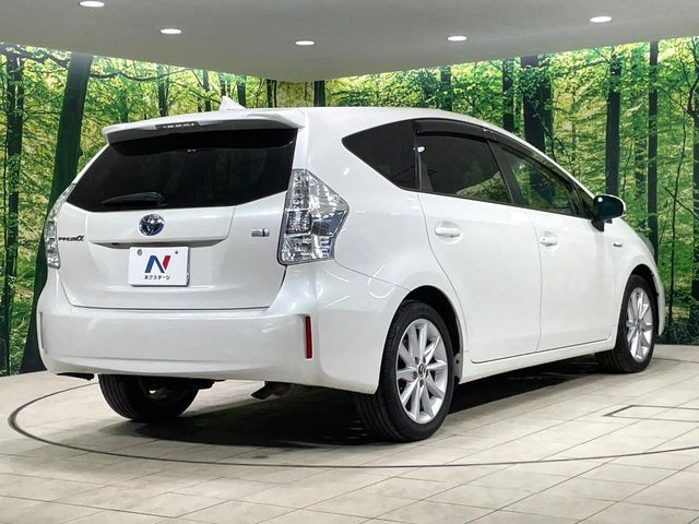 TOYOTA PRIUS ALPHA 2013 Image 31