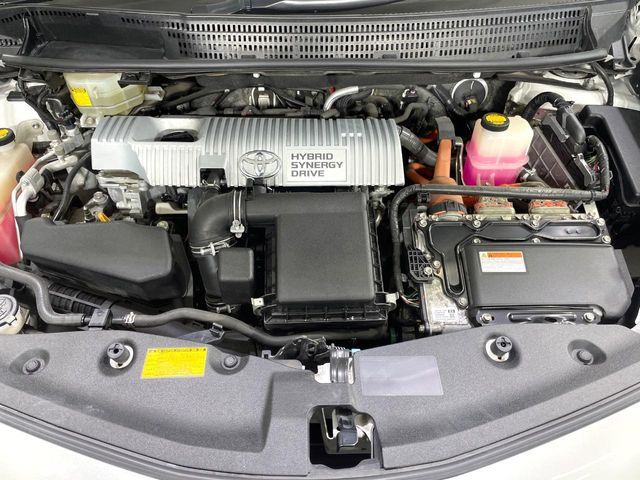 TOYOTA PRIUS ALPHA 2013 Image 31