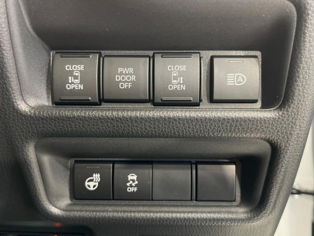 TOYOTA SIENTA HYBRID 2025 Image 31