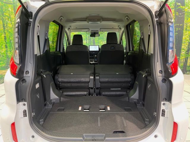 TOYOTA SIENTA HYBRID 2025 Image 31