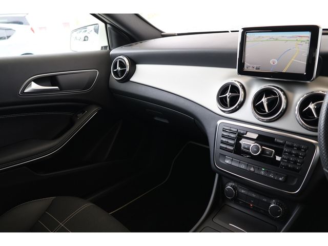 MERCEDES BENZ GLA CL 2015 Image 31