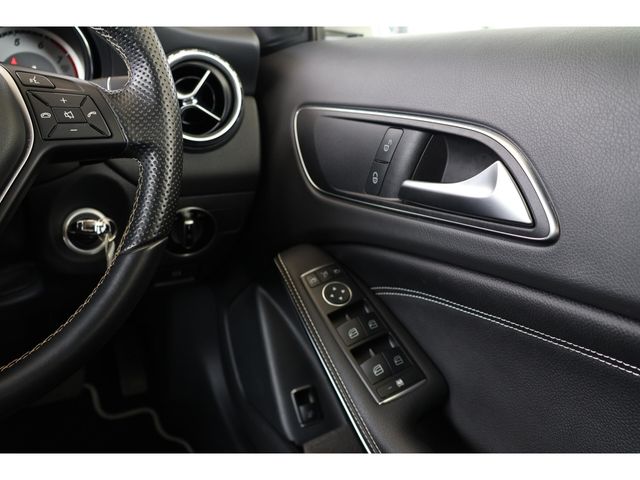 MERCEDES BENZ GLA CL 2015 Image 31