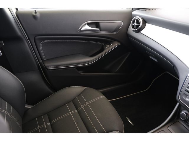 MERCEDES BENZ GLA CL 2015 Image 31