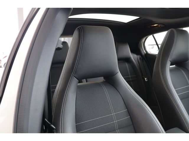 MERCEDES BENZ GLA CL 2015 Image 31