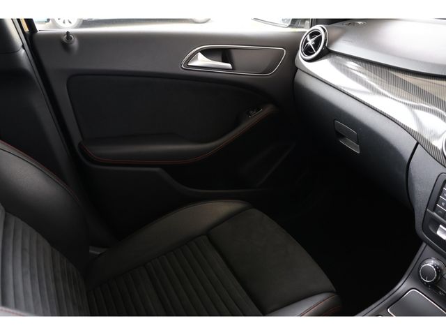 MERCEDES BENZ B CLAS 2017 Image 31