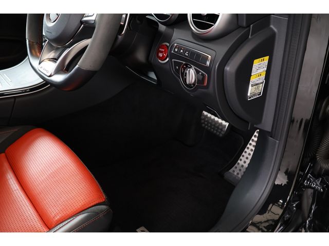 MERCEDES BENZ MERCEDES AMG CCLASS 2017 Image 31