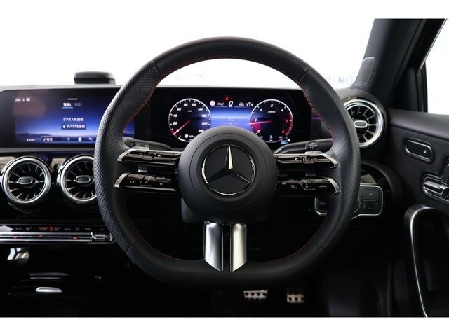 MERCEDES BENZ A CLAS 2024 Image 31