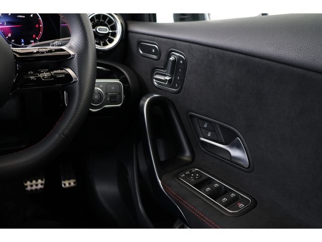 MERCEDES BENZ A CLAS 2024 Image 31