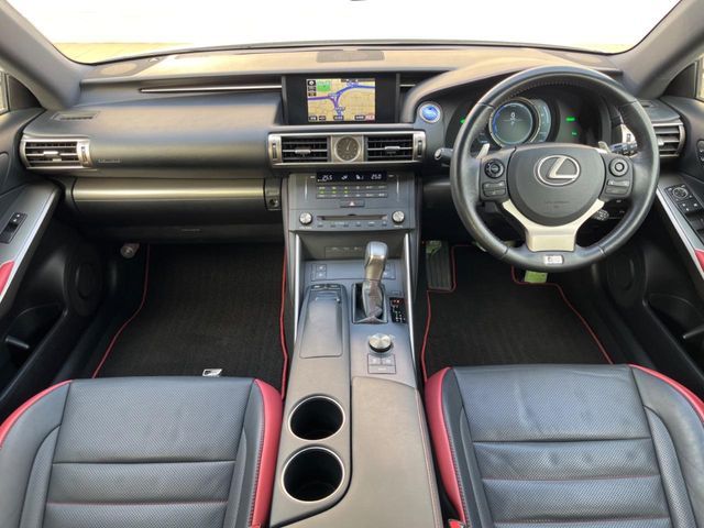 TOYOTA LEXUS IS300H 2015 Image 31