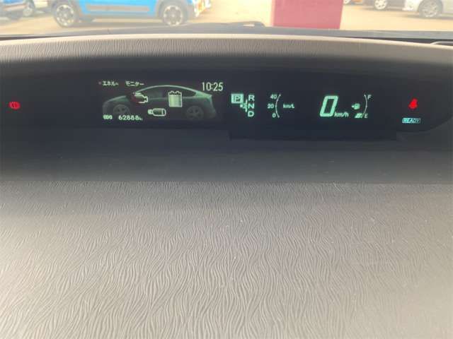 TOYOTA PRIUS 2013 Image 31