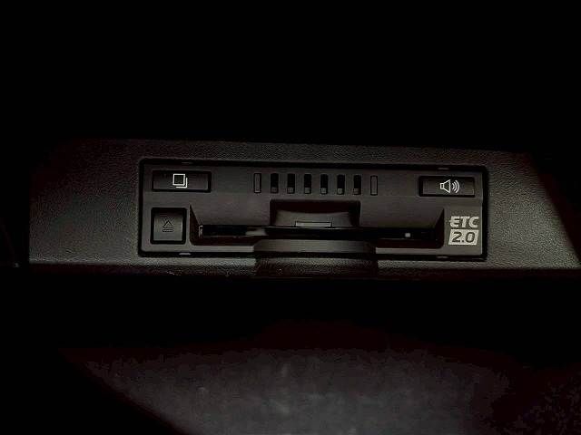 TOYOTA LEXUS NX300H 2018 Image 31