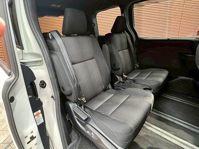 TOYOTA VOXY 2017 Image 31