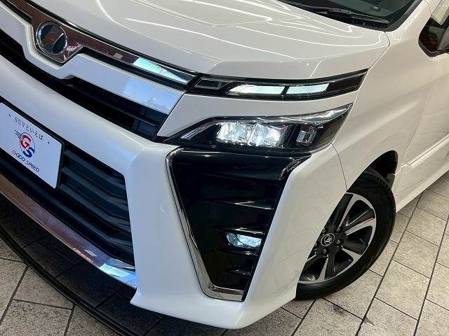 TOYOTA VOXY 2017 Image 31