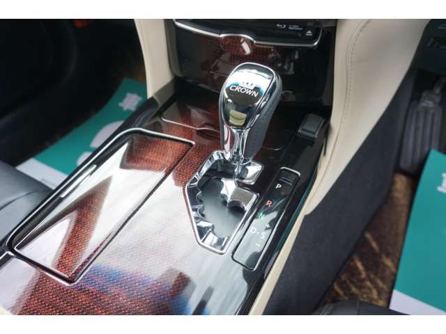 TOYOTA CROWN SEDAN HYBRID 2016 Image 31