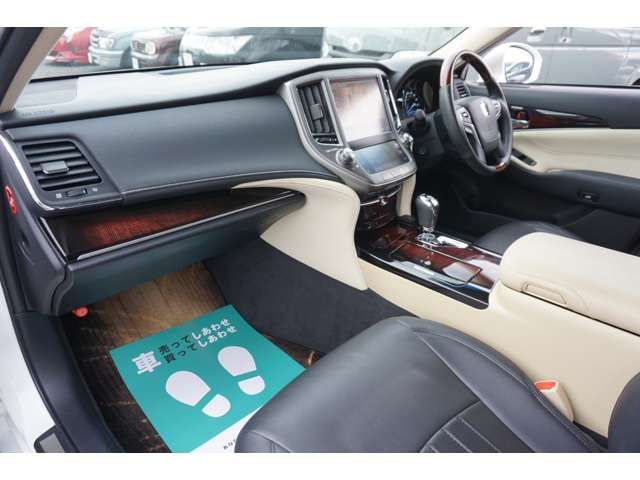 TOYOTA CROWN SEDAN HYBRID 2016 Image 31