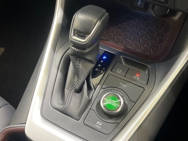 TOYOTA RAV4 HYBRID 4WD 2021 Image 31
