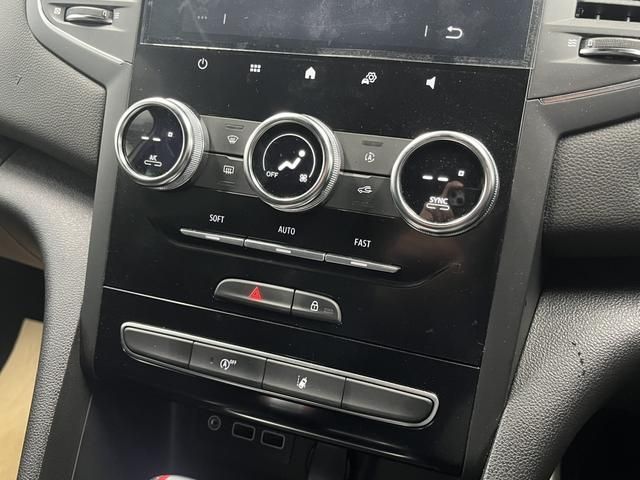 RENAULT MEGANE HATCH 2022 Image 31