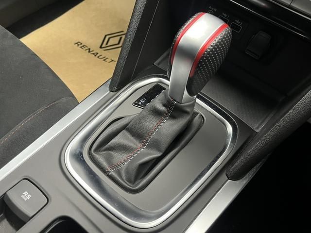 RENAULT MEGANE HATCH 2022 Image 31