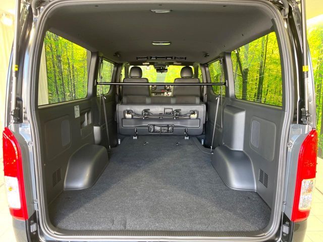 TOYOTA HIACE VAN 2WD 2025 Image 31