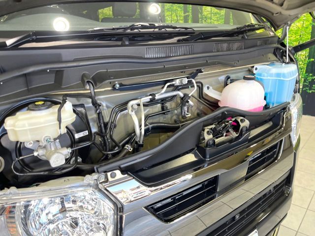 TOYOTA HIACE VAN 2WD 2025 Image 31