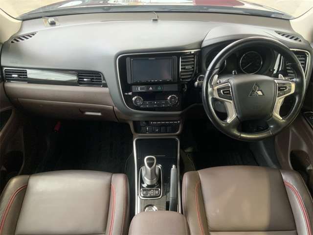 MITSUBISHI OUTLANDER PHEV 2015 Image 31