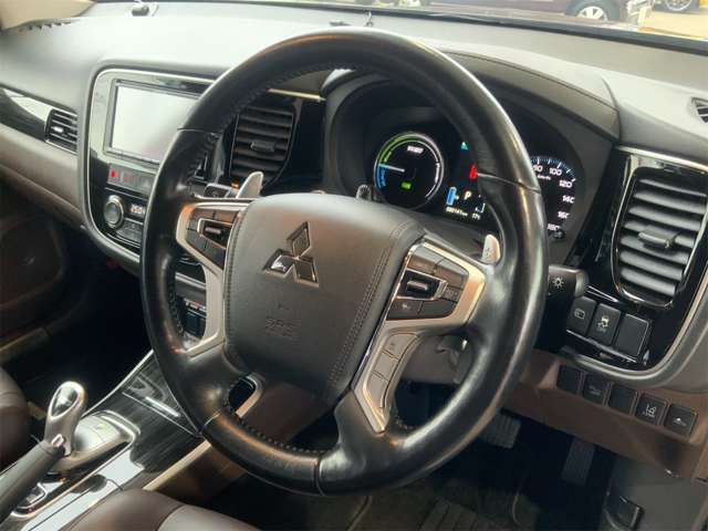 MITSUBISHI OUTLANDER PHEV 2015 Image 31