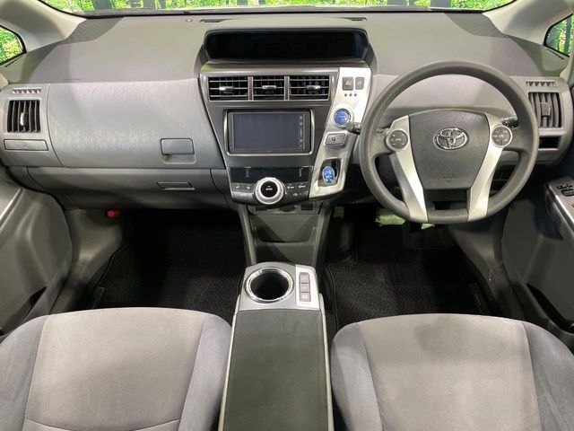 TOYOTA PRIUS ALPHA 2011 Image 31