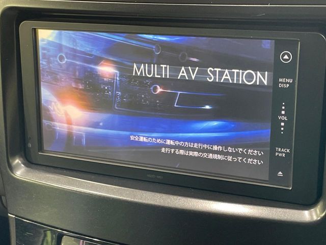 TOYOTA PRIUS ALPHA 2011 Image 31