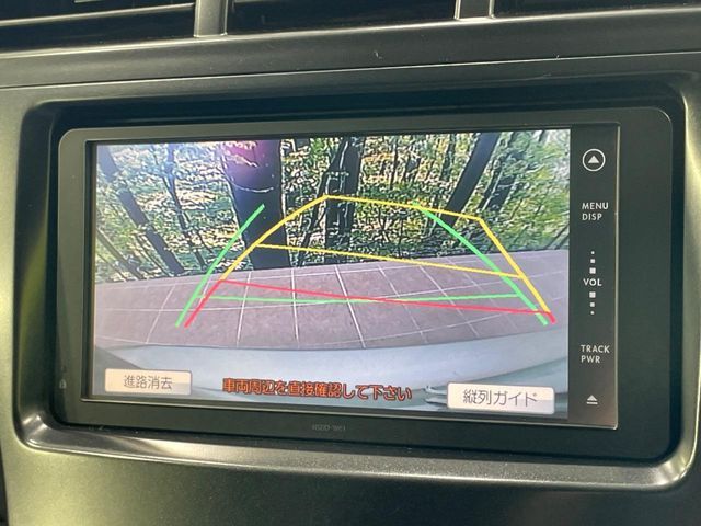 TOYOTA PRIUS ALPHA 2011 Image 31