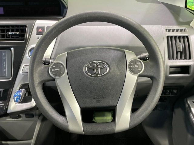 TOYOTA PRIUS ALPHA 2011 Image 31