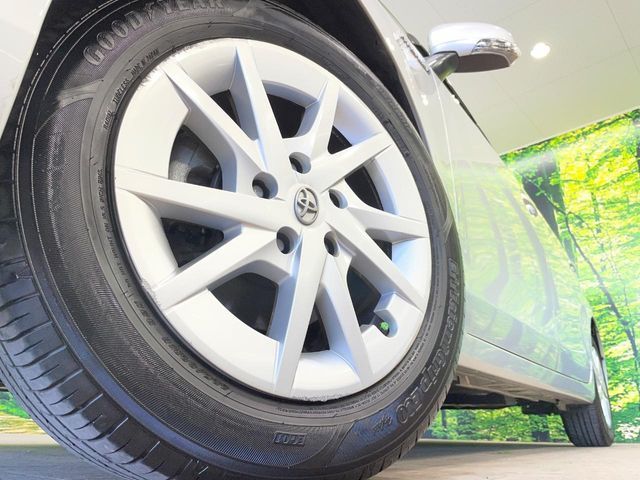 TOYOTA PRIUS ALPHA 2011 Image 31