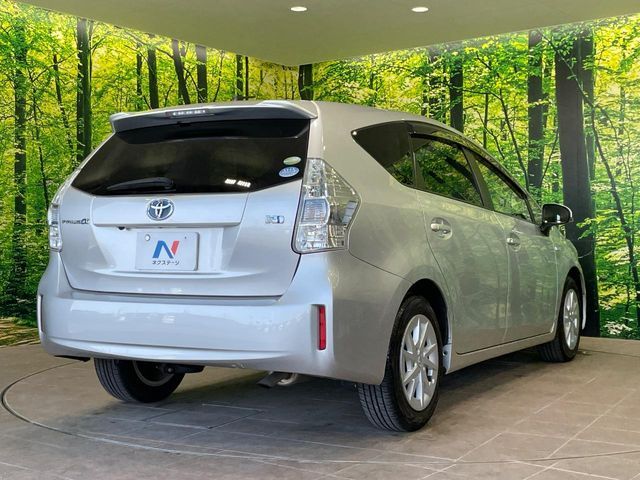 TOYOTA PRIUS ALPHA 2011 Image 31