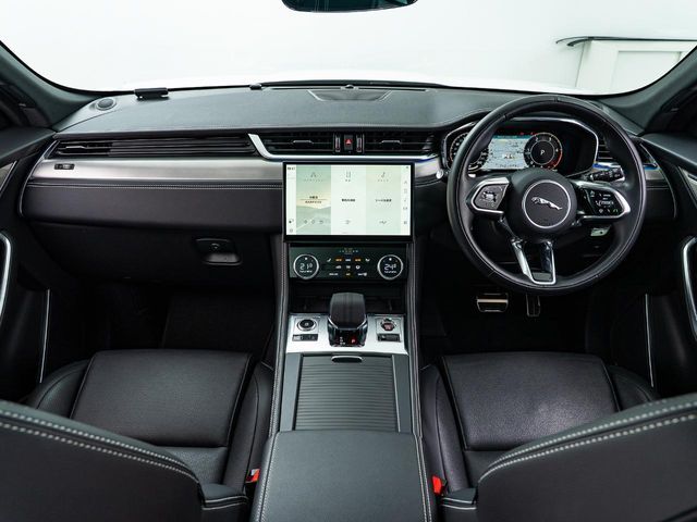 JAGUAR F-PACE 2024 Image 31