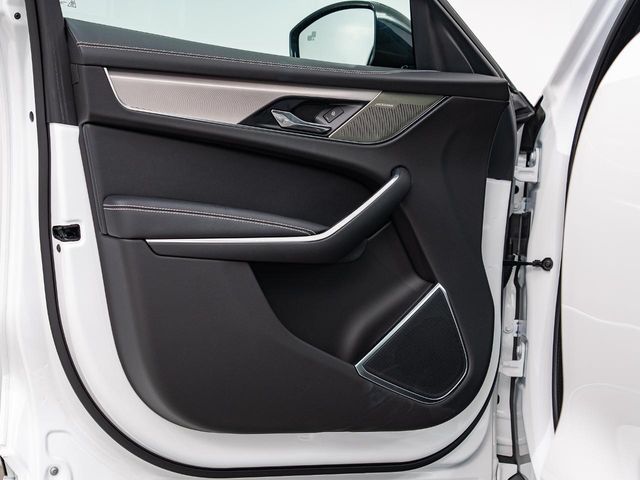 JAGUAR F-PACE 2024 Image 31