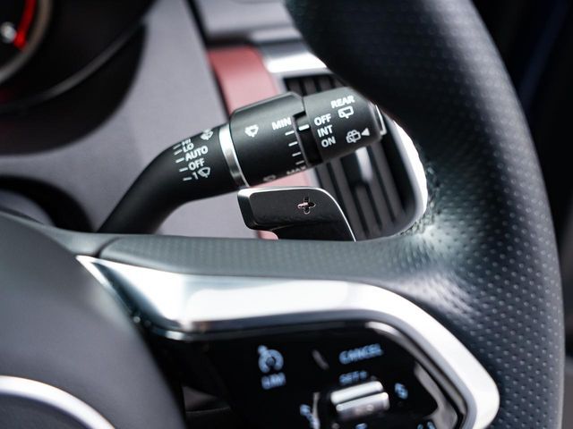 JAGUAR E-PACE 2023 Image 31