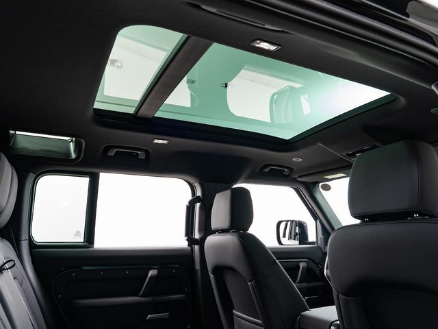 ROVER DEFENDER 2025 Image 31