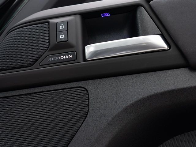 ROVER DEFENDER 2025 Image 31