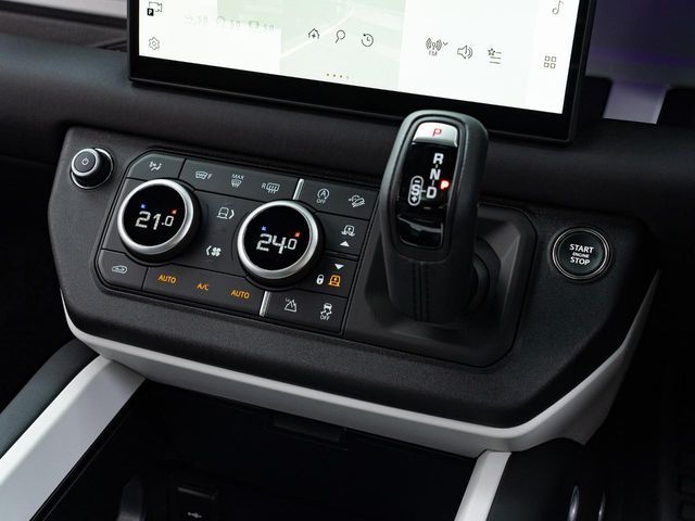 ROVER DEFENDER 2025 Image 31