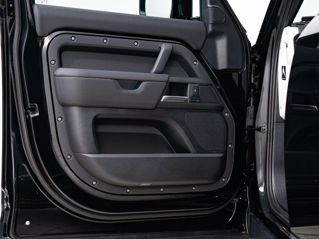 ROVER DEFENDER 2025 Image 31