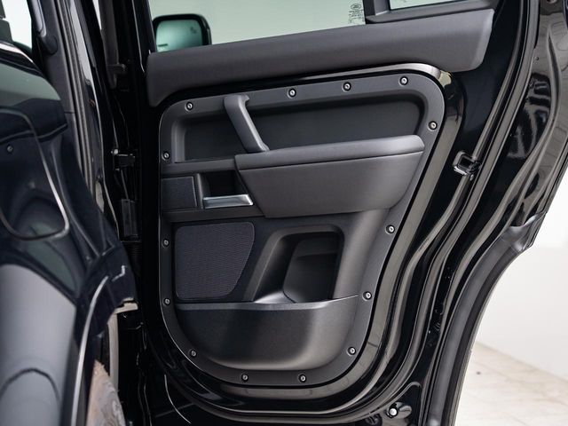 ROVER DEFENDER 2025 Image 31