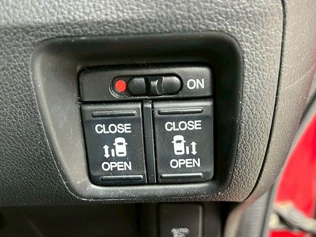 HONDA N BOX CUSTOM 2017 Image 31