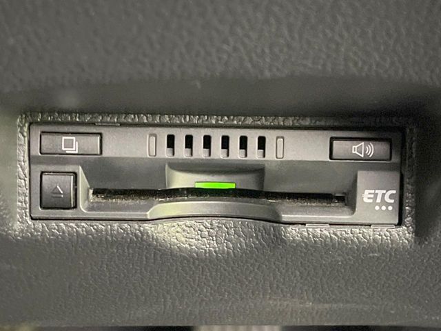 TOYOTA PRIUS PHV 2018 Image 31