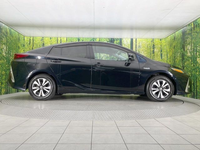 TOYOTA PRIUS PHV 2018 Image 31