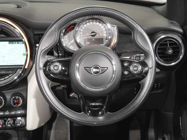 BMW MINI COOPER OPEN 2018 Image 31