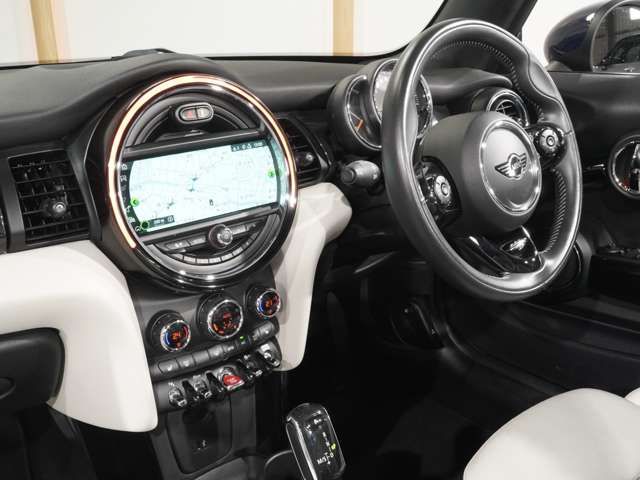 BMW MINI COOPER OPEN 2018 Image 31